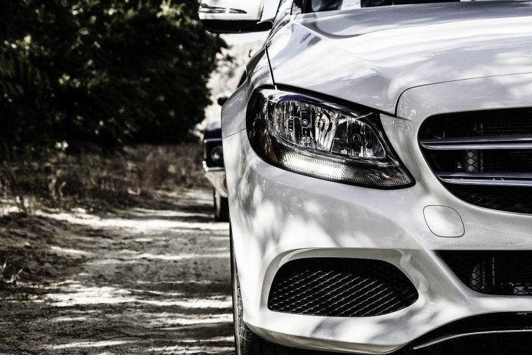 العراقي mercedes-benz-car-white-841465